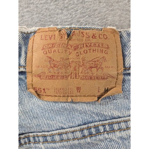 Vintage Levis 551 Jeans Womens SZ 4 Blue Relaxed Fit Tapered Leg Paper Tag Y2K - Picture 11 of 16